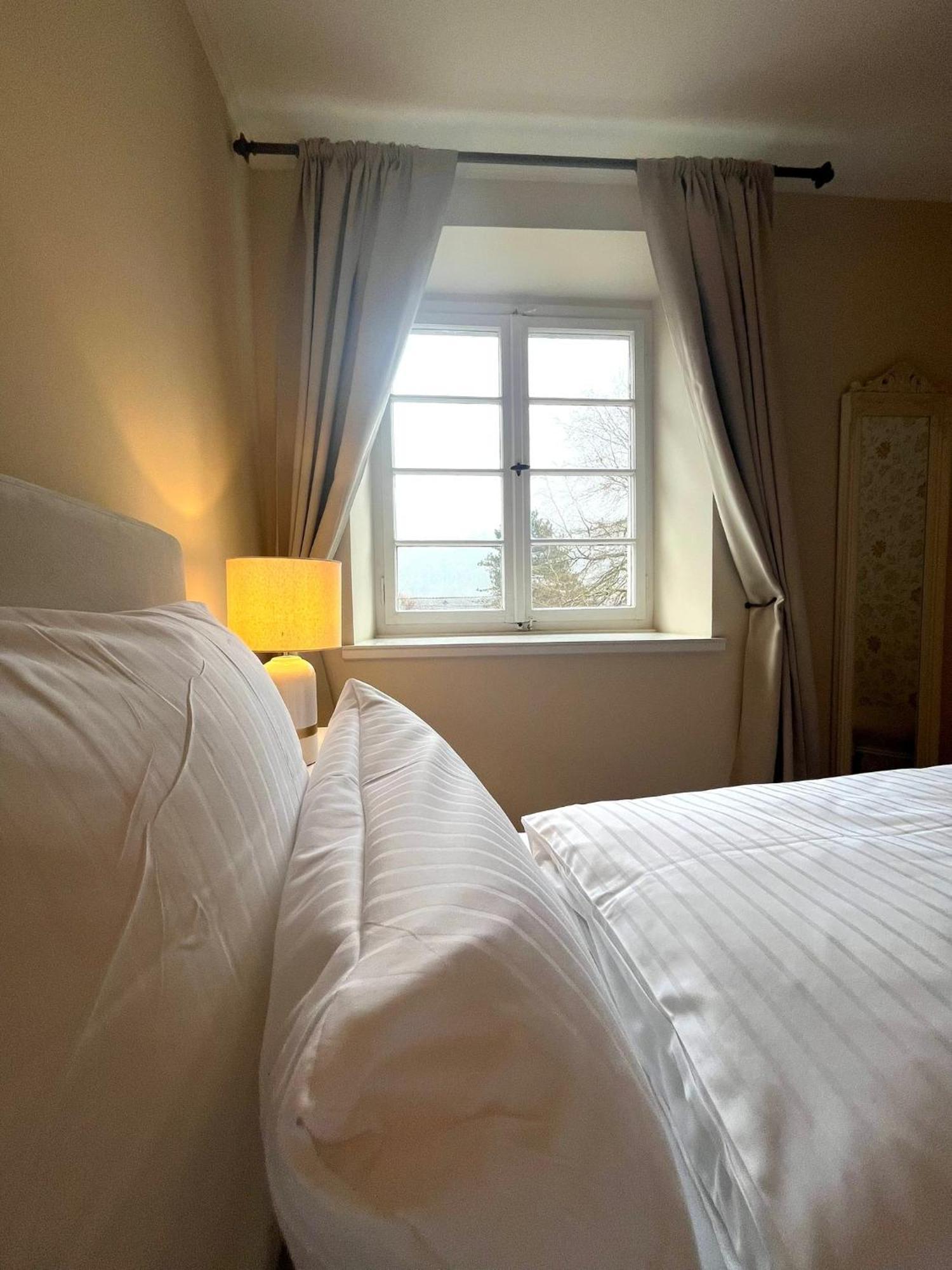 Karolingerhof - Mosel Hotel Krov Ngoại thất bức ảnh