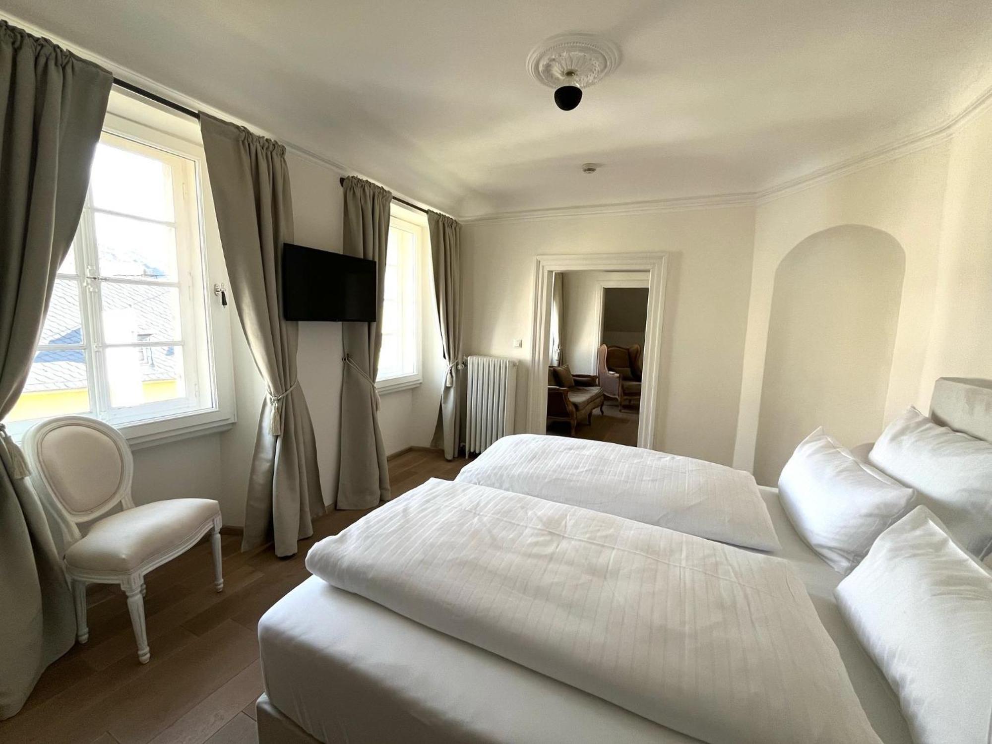 Karolingerhof - Mosel Hotel Krov Ngoại thất bức ảnh