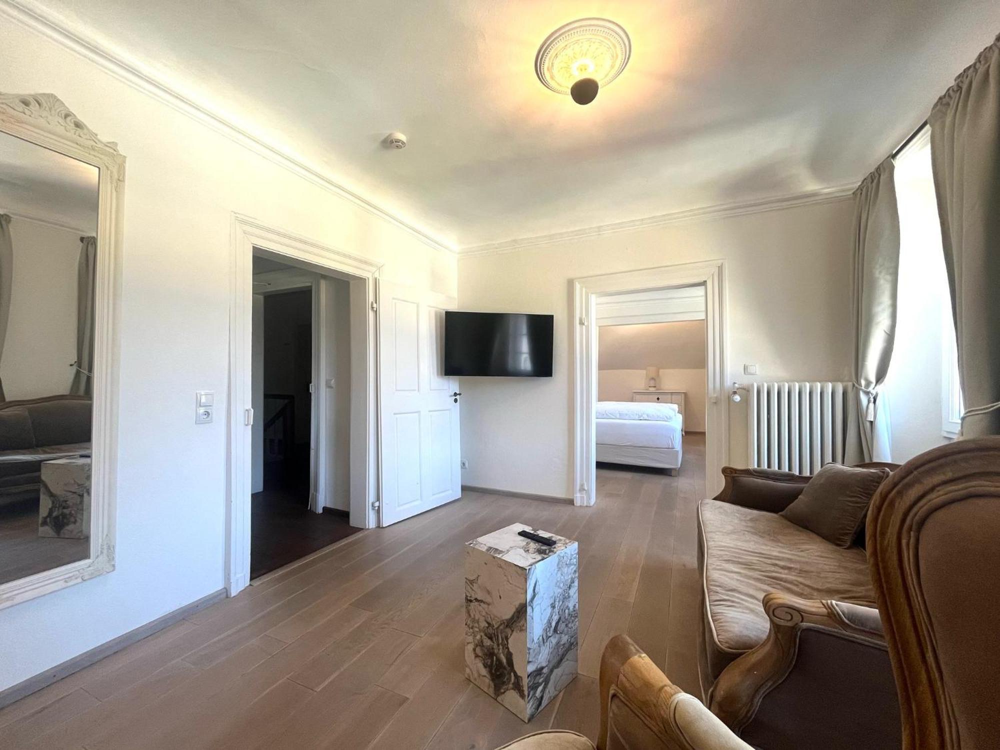 Karolingerhof - Mosel Hotel Krov Ngoại thất bức ảnh