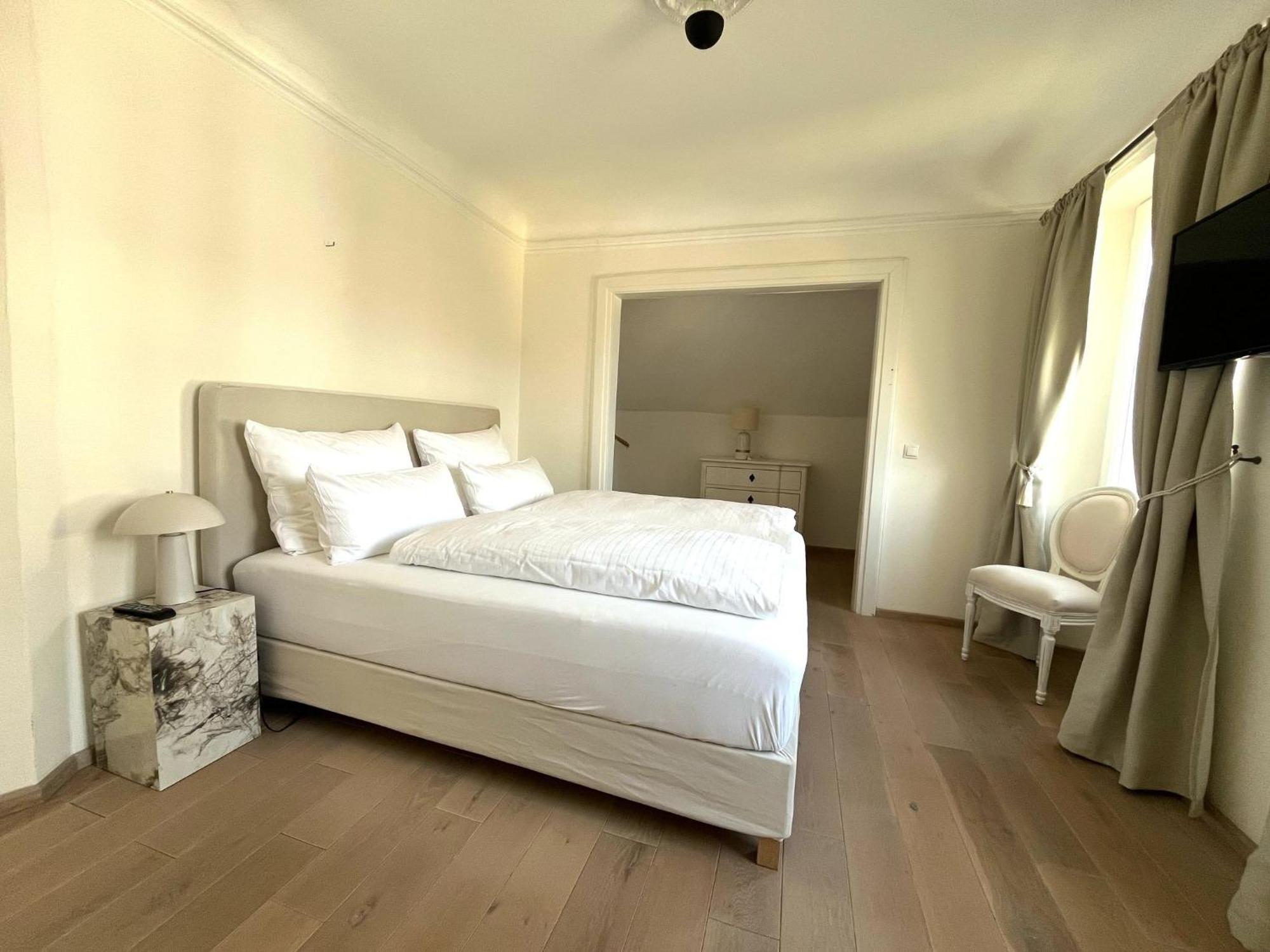 Karolingerhof - Mosel Hotel Krov Ngoại thất bức ảnh